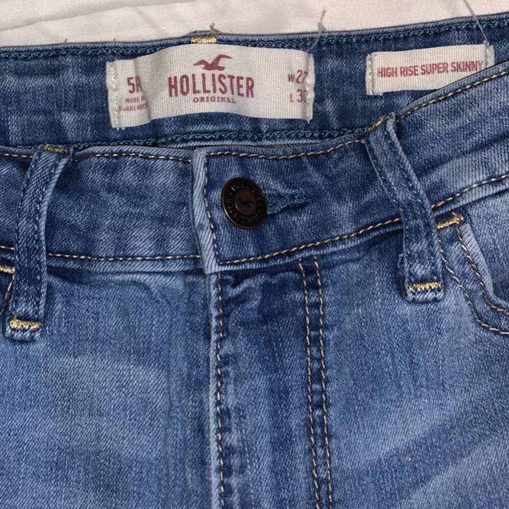 Hollister jeans! Size 5!